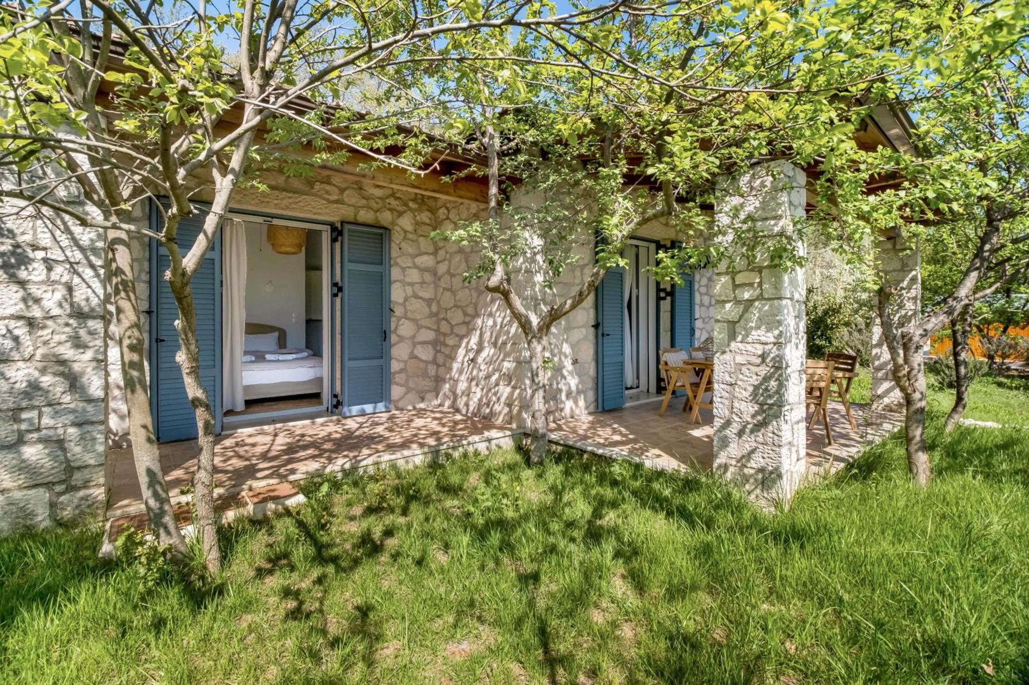 Apanema Mindfulness Resort Lefkada Asprogerakata Экстерьер фото